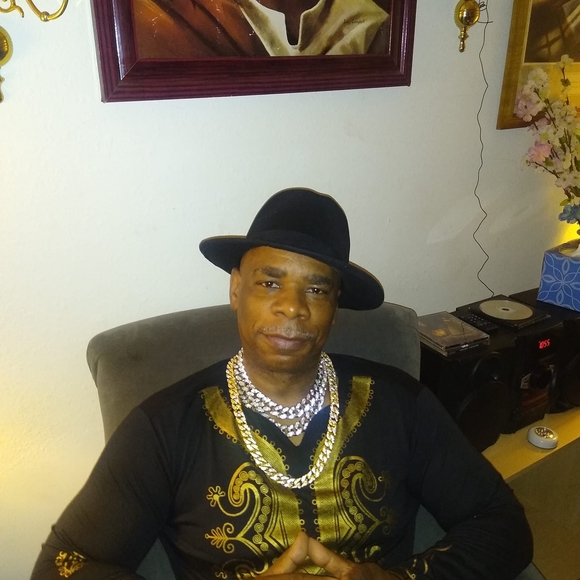 Meet your Posher, John - Picture 1 of 1